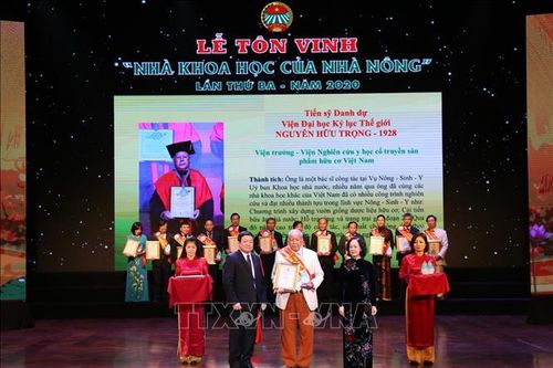 Tôn vinh 68 Nhà Khoa học của nhà nông