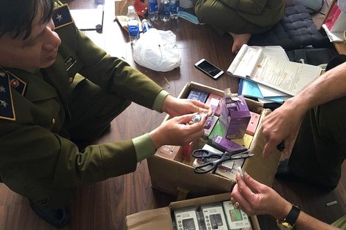Bắt lô thuốc lá điện tử lậu lớn dịp cuối năm