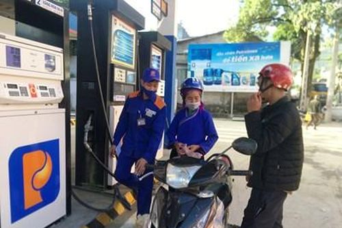 Gian nan xăng dầu ngược núi