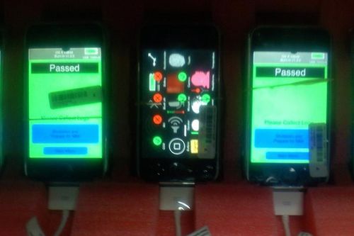 Hình ảnh hiếm hoi về dây chuyền sản xuất iPhone đời đầu