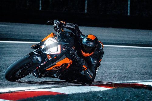 KTM 1290 Super Duke RR phiên bản hiệu năng cao có gì 'hot'?