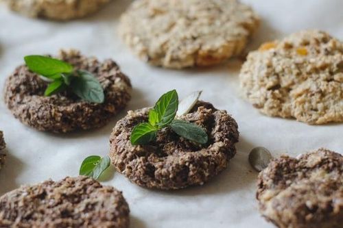 Cấm bán món bánh quy làm bằng... mùn cưa