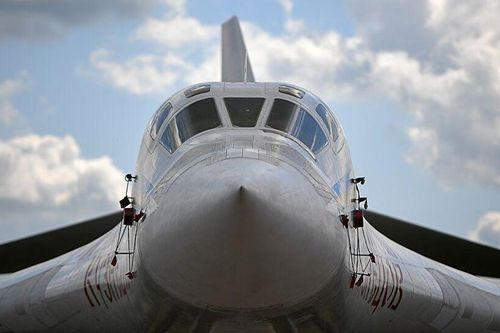 Bộ Quốc phòng Nga nói về việc hiện đại hóa máy bay mang tên lửa Tu-160