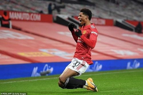 Man United cải thiện thứ hạng, Barcelona lỡ cơ hội vào tốp 3