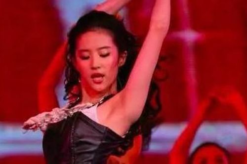 Năm 19 tuổi Lưu Diệc Phi từng làm ca sĩ