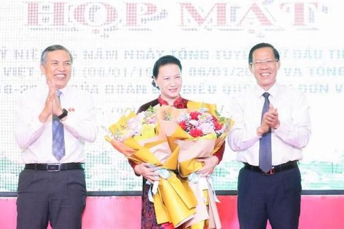 Chủ tịch Quốc hội dự họp mặt kỷ niệm 75 năm Quốc Hội Việt Nam tại Bến Tre