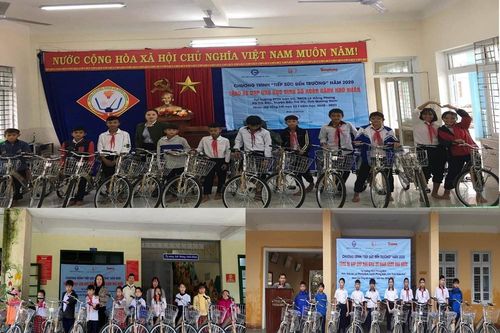Trao 40 chiếc xe đạp tiếp sức đến trường cho học sinh vùng bão lũ miền Trung