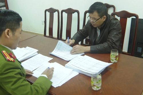 Bắt giữ 'trùm' tổ chức cá độ, đánh bạc qua mạng tại Huế