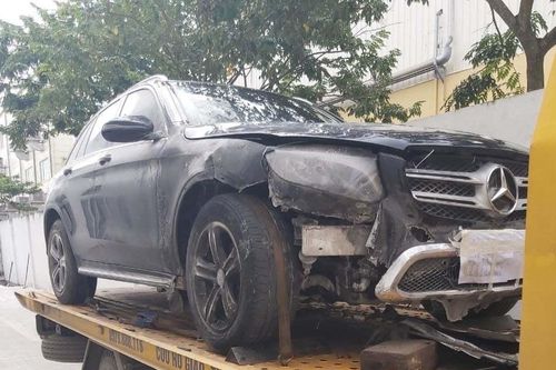 Xe GLC 200 bị cháy 6 tháng, các bên vẫn tranh cãi nguyên nhân