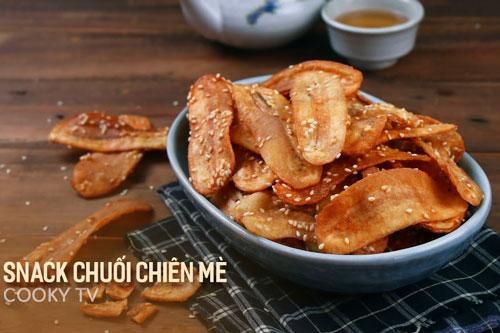 Không tốn quá nhiều thời gian, bạn đã có ngay món snack chuối chiên mè, ai ăn cũng mê