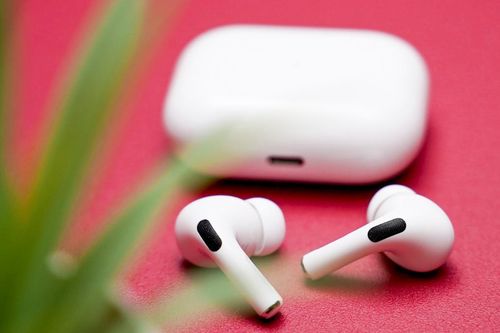 Lộ hình ảnh cho thấy AirPods Pro 2 sẽ có đến hai kích thước khác biệt nhau