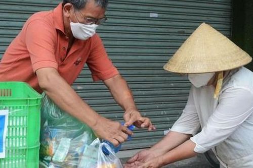 Nhìn lại 1 năm đại dịch Covid-19 hoành hành:Áp lực lên cuộc sống gia đình