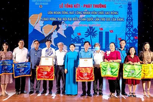 An Giang trao giải Liên hoan tiếng hát công nhân, viên chức - lao động