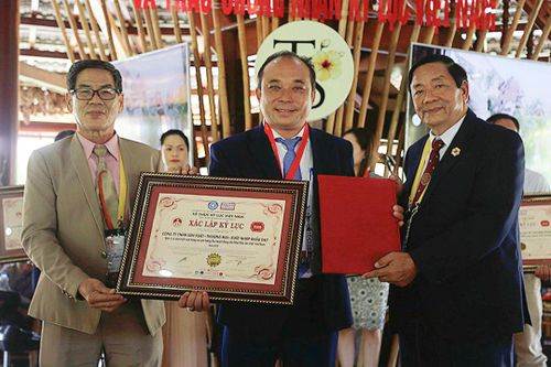 Công ty D&T nhận Kỷ lục Đơn vị có diện tích nuôi trồng và sản lượng rong nho Nhật Bản lớn nhất Việt Nam