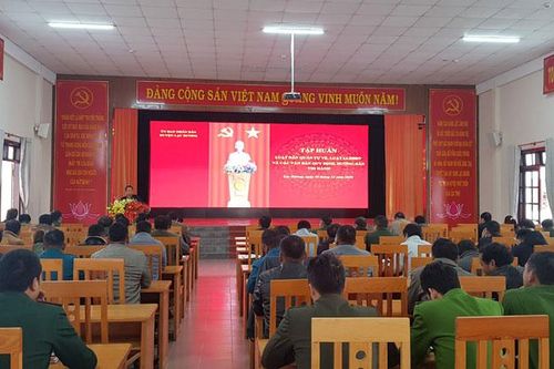 Lạc Dương: Tập huấn Luật Dân quân tự vệ và Luật Lực lượng dự bị động viên