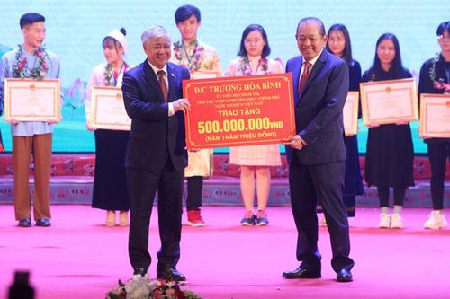 Tuyên dương 145 học sinh, sinh viên, thanh niên dân tộc thiểu số xuất sắc