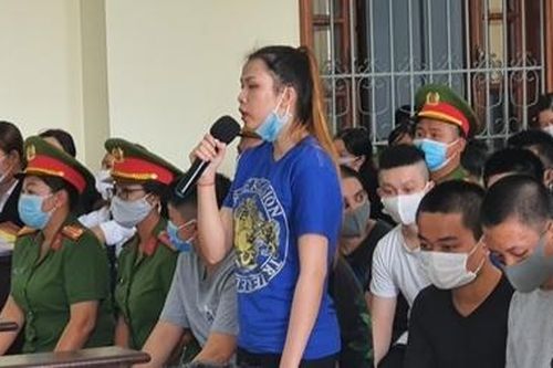 Cô gái 18 tuổi cầm đầu băng nhóm chém người