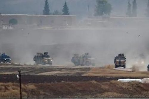 Thiết giáp Nga bị tên lửa dẫn đường đánh trúng ở Syria