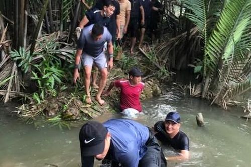 Đột kích sòng bạc lớn giữa khu đầm lầy ở Đồng Nai
