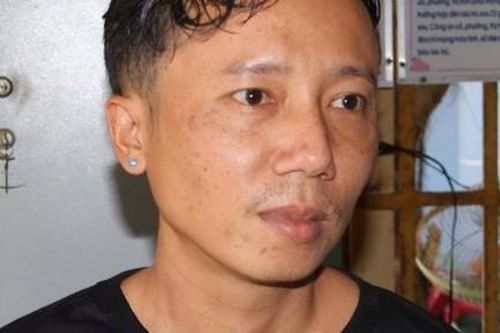 Bắt đối tượng chế tạo thuốc nổ tại cơ sở massage