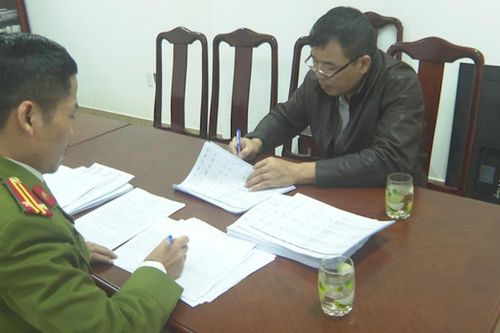 Phá đường dây đánh bạc qua mạng, bắt trùm cá độ ở Huế