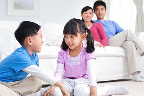 Quan niệm lỗi thời khi nuôi dạy con, cha mẹ cần điều chỉnh ngay!