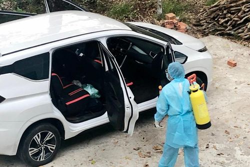 Nhóm nhập cảnh trái phép của bệnh nhân 1440 có 8 người?