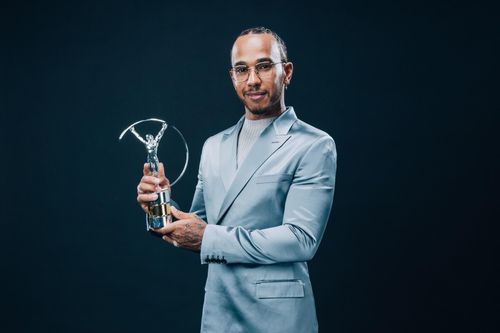 Tay đua F1 Lewis Hamilton được phong tước hiệp sĩ