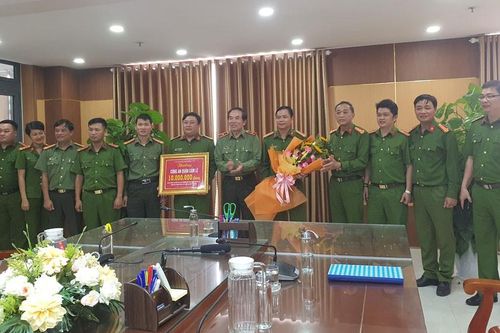 Đà Nẵng: Làm rõ 14 vụ đập gương chắn gió ô tô thiệt hại gần 170 triệu đồng