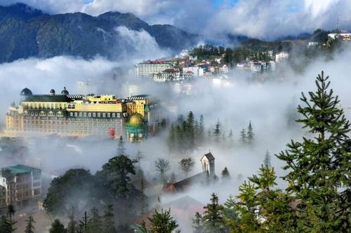 Vì sao Sa Pa giữ vững 'ngôi vương' du lịch Tây Bắc?