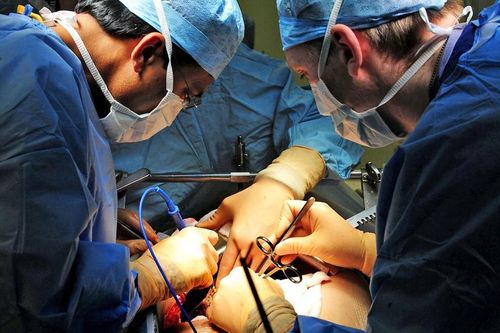 Thực hư chuyện 'đụng dao kéo' làm phát triển tế bào ung thư?