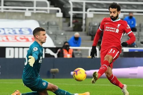 Liverpool bất lực trước Newcastle, MU hưởng lợi