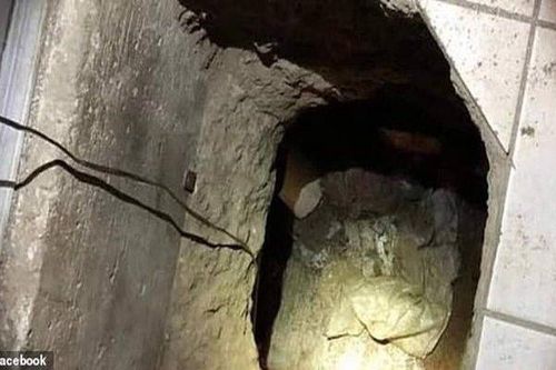 Phát hiện đường hầm lạ dưới gầm giường, chồng sốc khi biết sự thật về vợ và gã hàng xóm