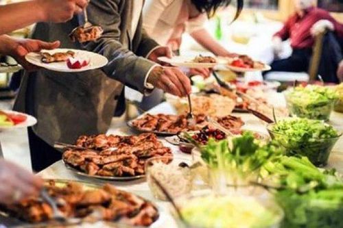 Nếu bạn mê 3 thứ này khi ăn buffet, người bán hàng mừng thầm vì đỡ tốn