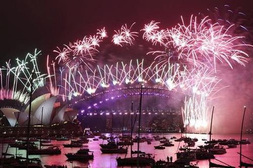 Sydney bắn pháo hoa rực rỡ đón năm mới 2021