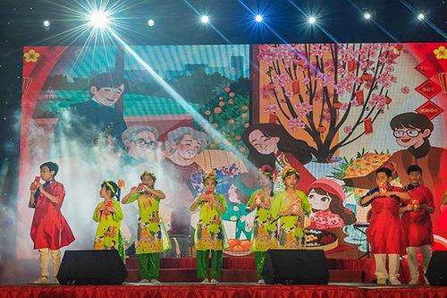 Biểu diễn Chương trình nghệ thuật dân tộc, chủ đề 'Khúc ca quê hương' chào năm mới 2021