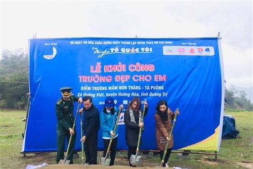 Khởi công xây dựng điểm trường mầm non Trăng – Tà Puồng