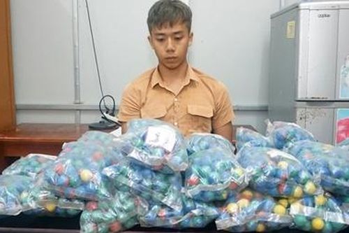 Nổ súng khống chế đối tượng mua bán, tàng trữ pháo nổ