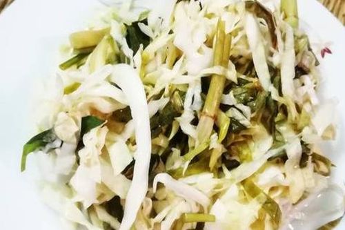 Anh nuôi bộ đội biên phòng hướng dẫn làm món 'nhà nghèo' cực ngon, ăn vào Tết thì không gì sánh lại