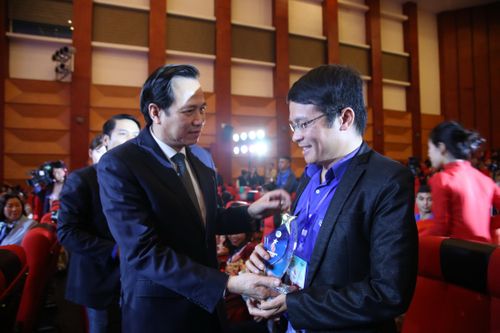 Không gục ngã và tỏa sáng nghị lực Việt