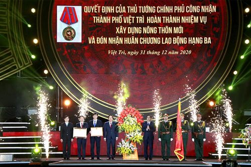 Phú Thọ đón năm mới 2021 và công bố các quyết định quan trọng