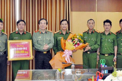 Bắt khẩn cấp 2 đối tượng đập phá hàng loạt ô-tô tại Cẩm Lệ