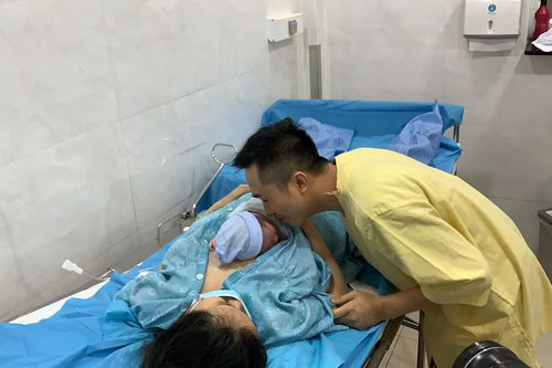 TPHCM chào đón những công dân đầu tiên của năm 2021