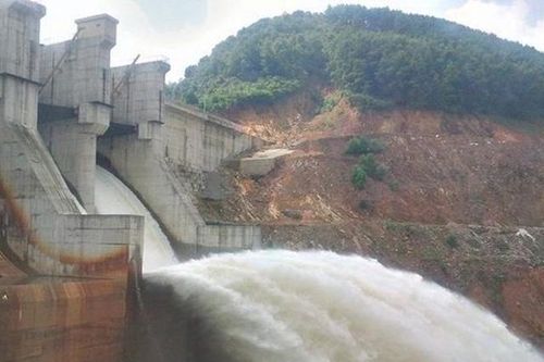 Thủy điện A Lưới tạm dừng hoạt động do sự cố rò rỉ ống dẫn nước