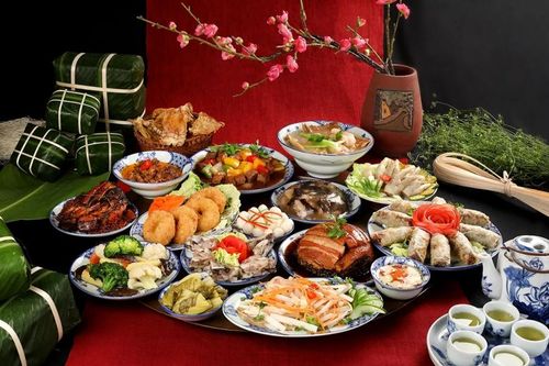 Các món ăn truyền thống mang lại may mắn, đủ đầy trong ngày đầu năm 2021
