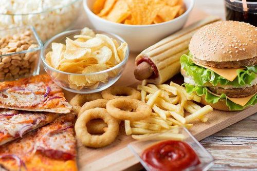 Thực phẩm có thể khiến trẻ dậy thì sớm, cha mẹ nên biết để khuyên con 'tránh cho xa'