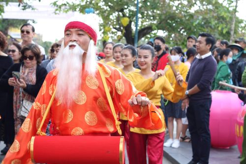 Hội An mang 'đặc sản' bài chòi đãi du khách xông đất ngày đầu năm