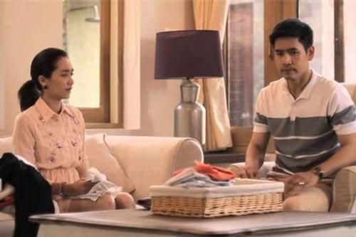 Sau 3 năm ly hôn chồng cũ lần đầu đến thăm vợ cũ, nghe con trai hồn nhiên hỏi mẹ 1 câu mà anh ta 'chết lặng cả cõi lòng'