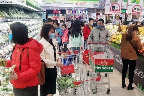 Hà Nội: Siêu thị, trung tâm thương mại tấp nập khách ngày Tết Dương lịch 2021