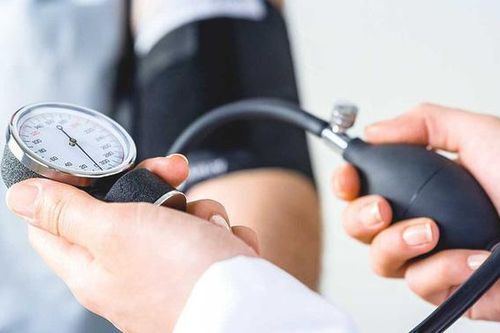 8/10 người đột quỵ đều bị tăng huyết áp, bác sĩ chỉ cách kiểm soát huyết áp vào mùa Đông
